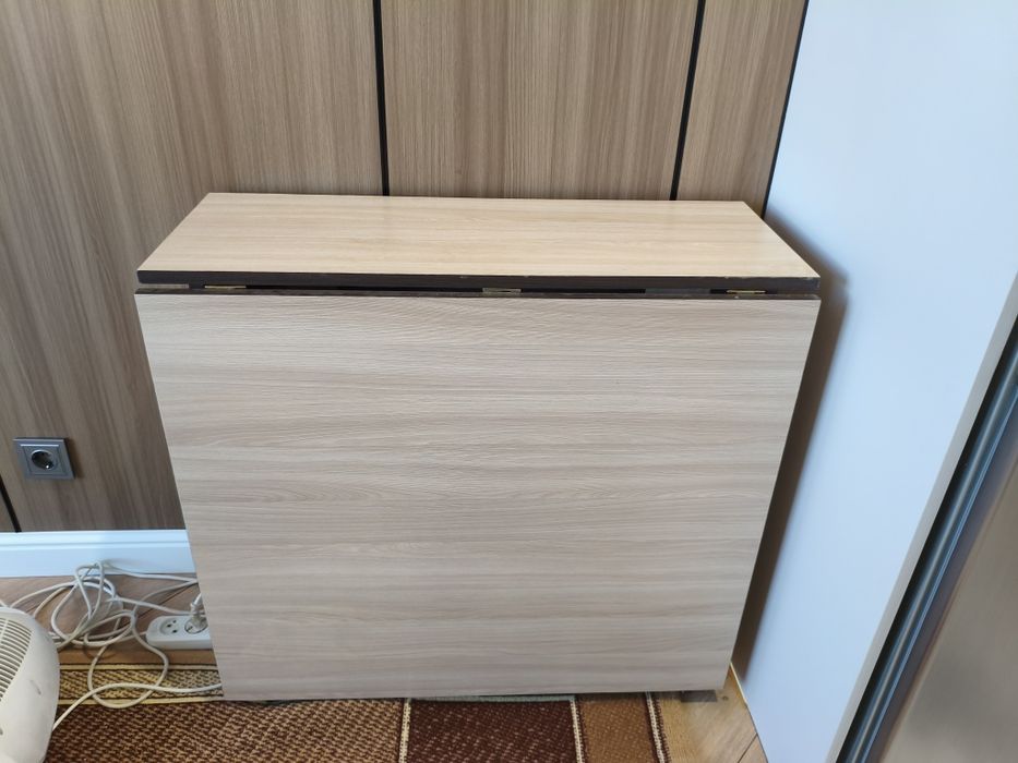 Продаётся стол-книжка