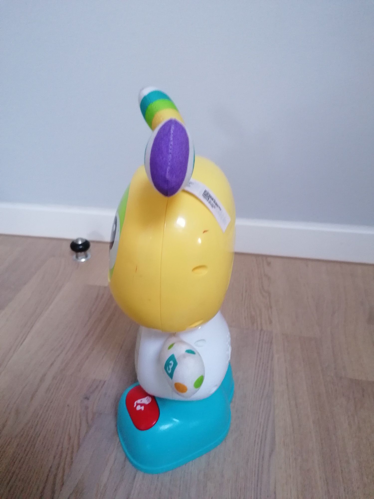 Vând roboțel fisher price interactiv