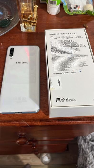 Самсунг а70 продать