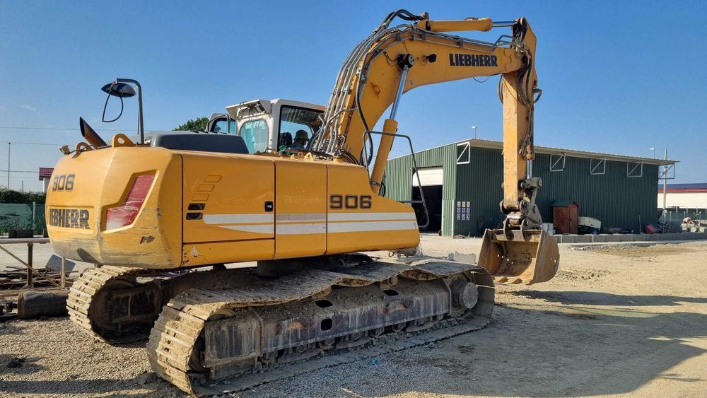 Excavator Liebherr R906