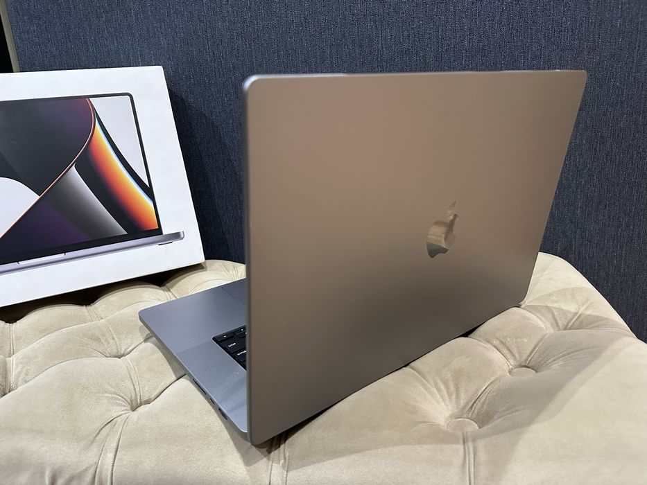 * Apple MacBook Pro 16 A2485 с чипом Apple M1 MAX в идеальном состояни