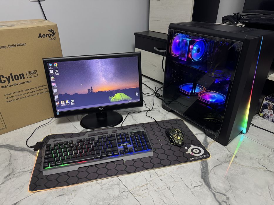 Геймърска Конфигурация с монитор мишка и клавиатура