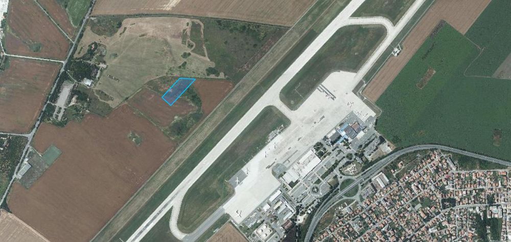 Парцел в м. Соката на 250м от главен път до летище Бургас