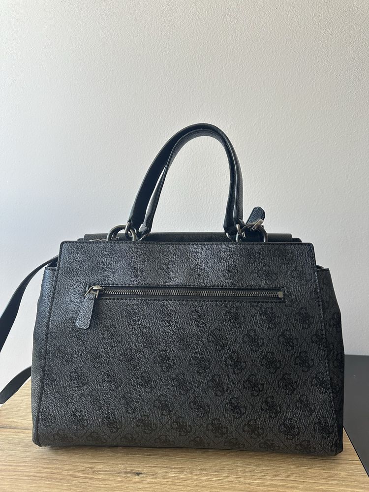Дамска чанта Guess