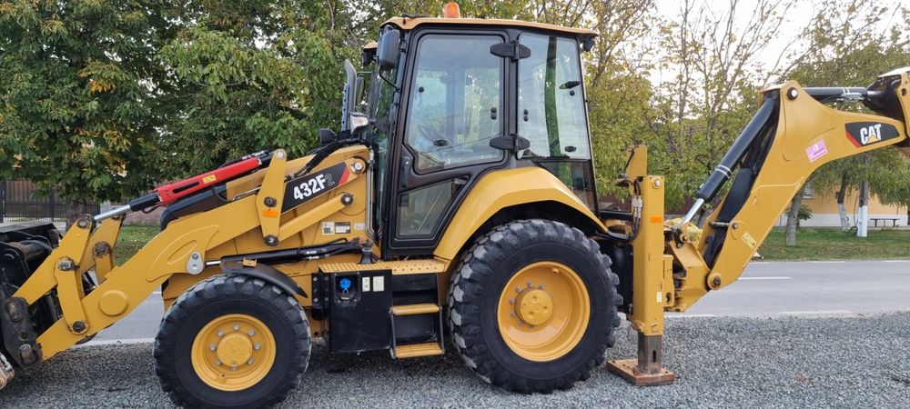 Buldoexcavator Caterpillar 432 F2  Buldo excavator IMPECABIL ca NOU