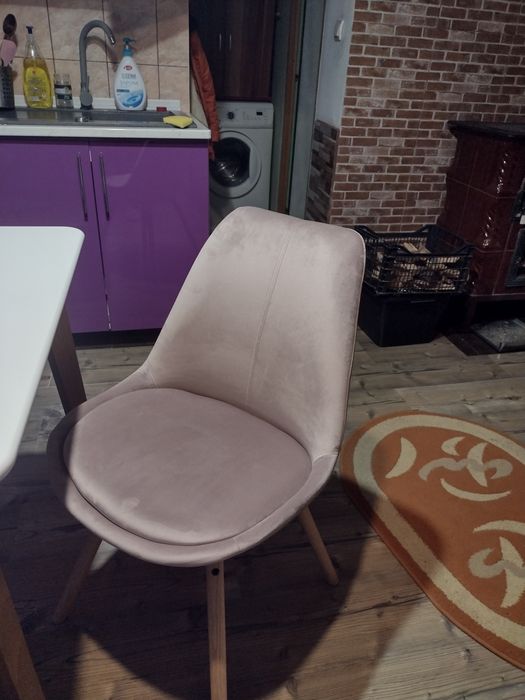 Masa de bucatarie noua cu 4 scaune noi,.