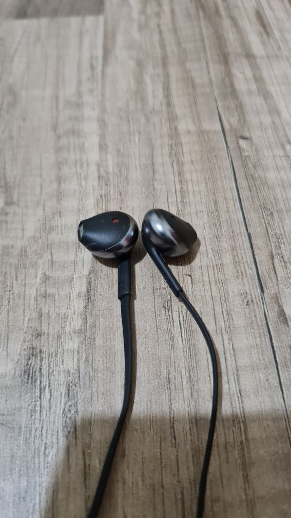 JBL слушалки с кабел