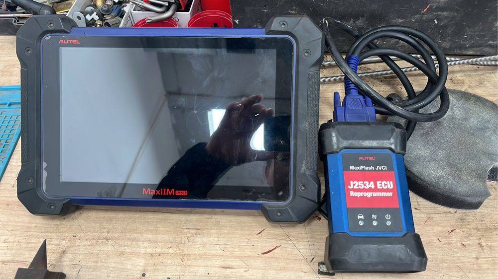 Автосканер Autel MaxiIM608