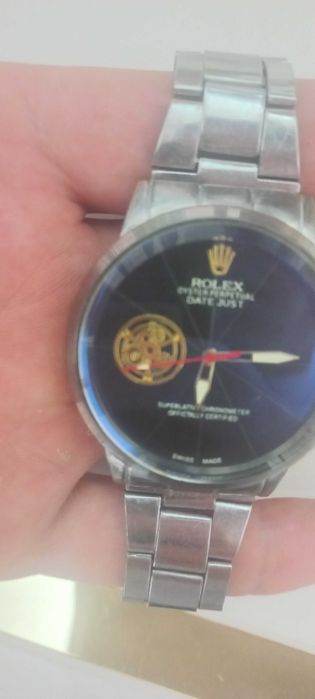 ROLEX qo'l soati batareya qoyib ishlatiladi