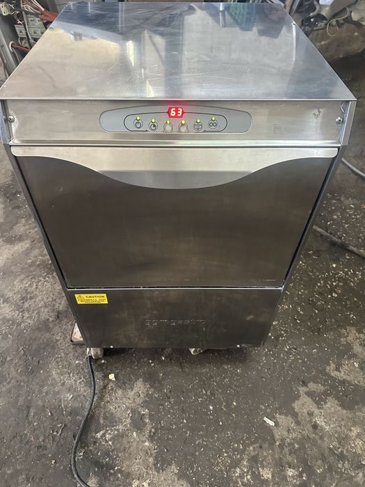 Професионална съдомиялна машина Германия,с 6 месеца гаранция