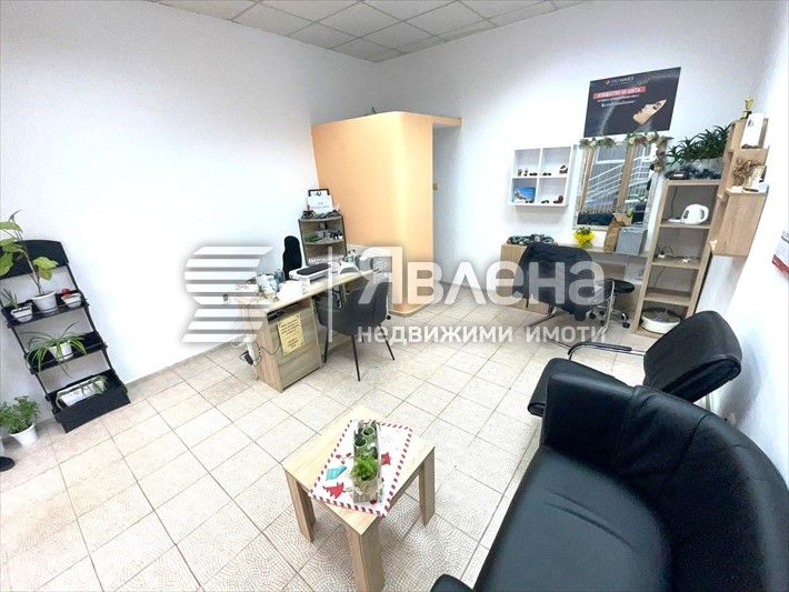 Дава се под наем Магазин в Бургас, Център - 24 кв.м за 128 € - Снимка #2