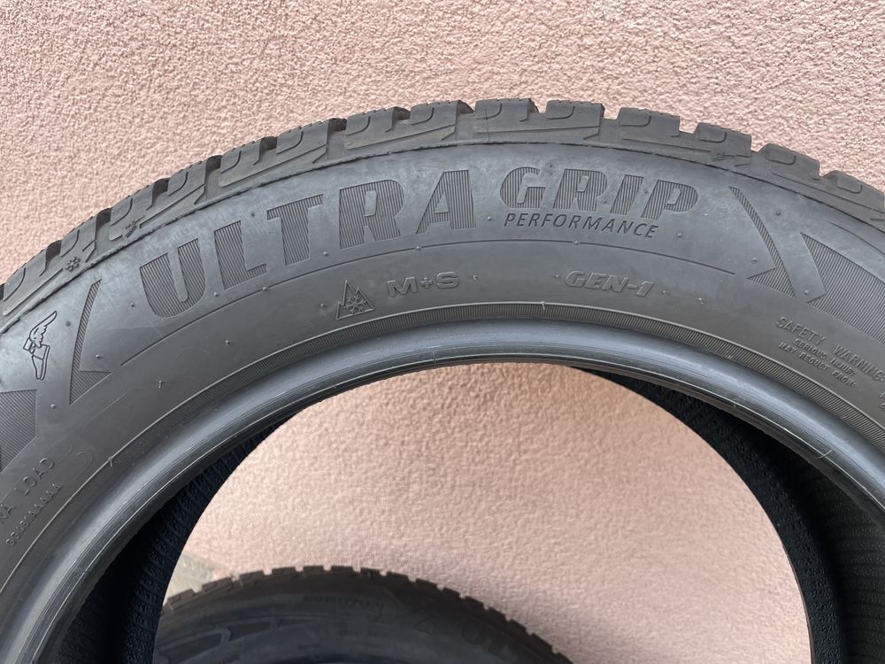 4бр.Зимни гуми GOODYEAR ULTRA GRIP PERFORMANCE/225/55/R17/dot1918