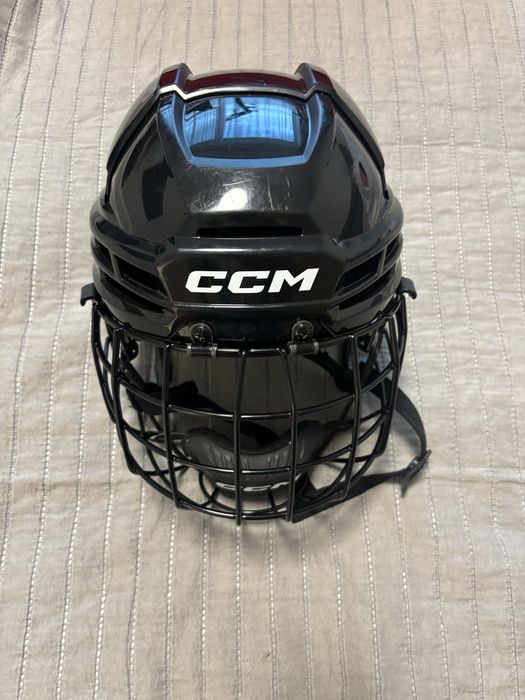 CCM 720 хокейна каска - senior size S