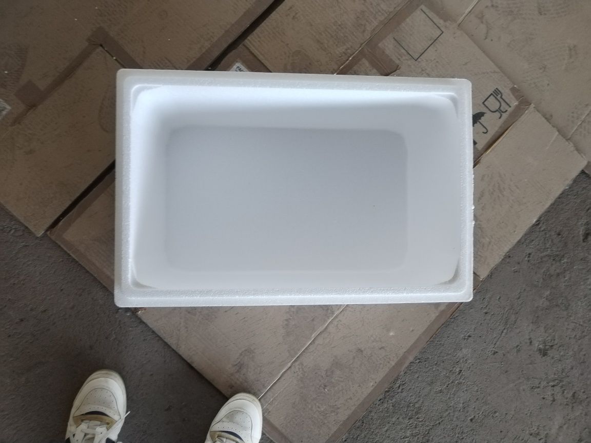 Cutie termoizolanta cu capac (vezi info)