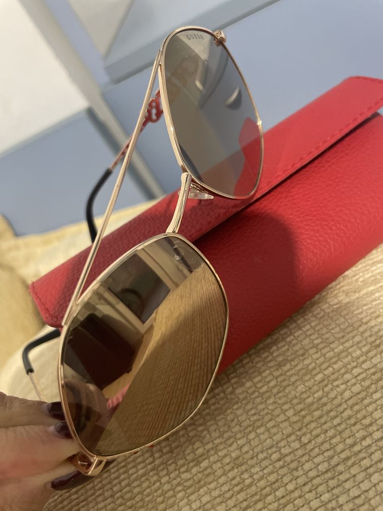 Оригинални слънчеви очила на guess