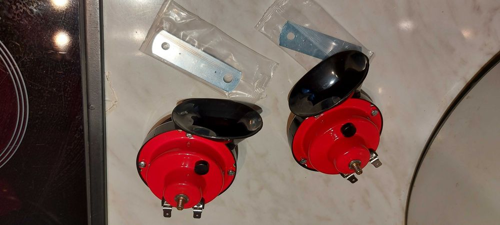 тромби/свирки за коли и мотоциклети