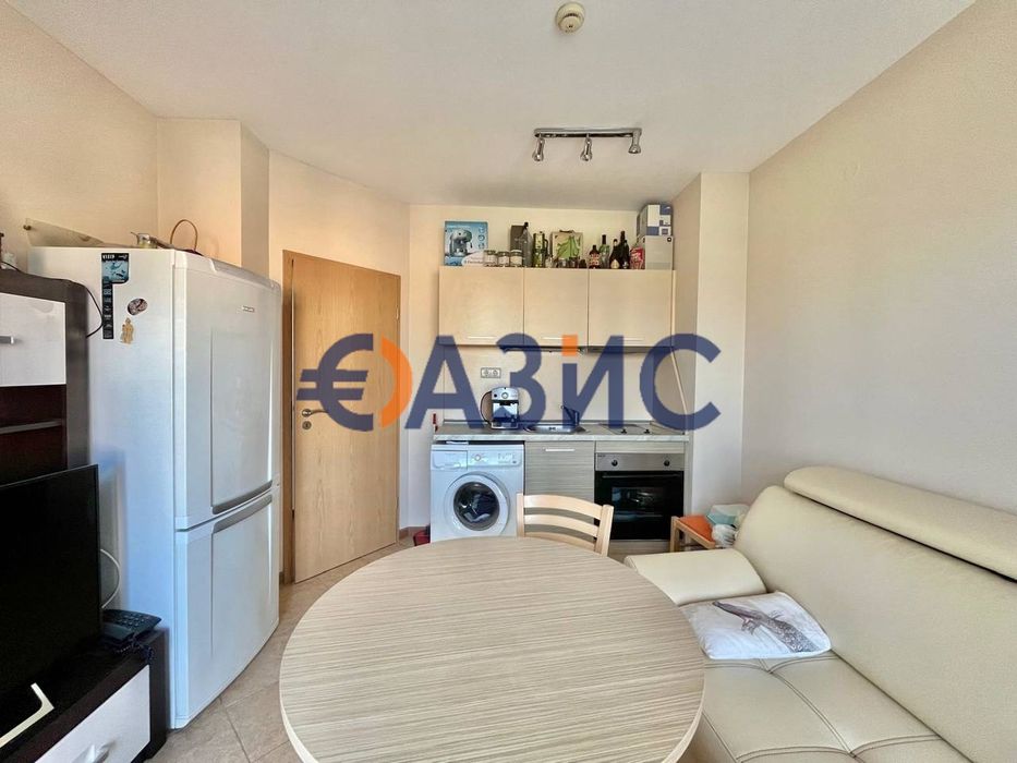 Продава се Двустаен апартамент в к.к. Слънчев бряг - 49 кв.м за 1409 €/кв.м - Снимка #6