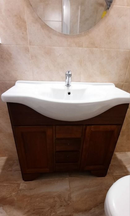 Lavoar baie în stare bună