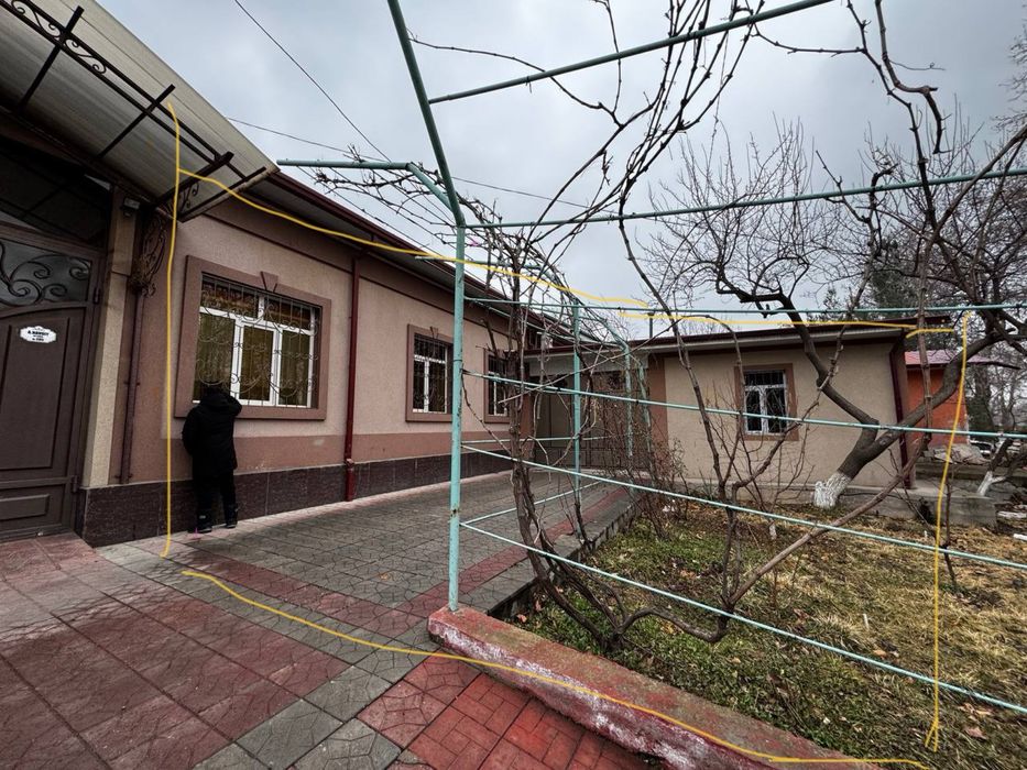 Biznes uchun joy 5,5 sotix fasad 15x40 parkovkasi bilan