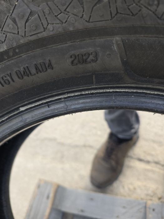 Anvelope de iarna 235-65r16c Semperit