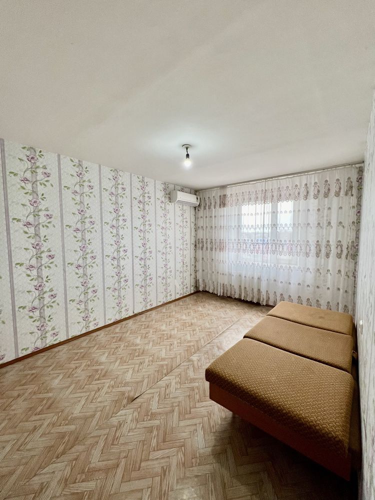Продается 2-х комнатная квартира на 3 этаже по улице Заводская 88.