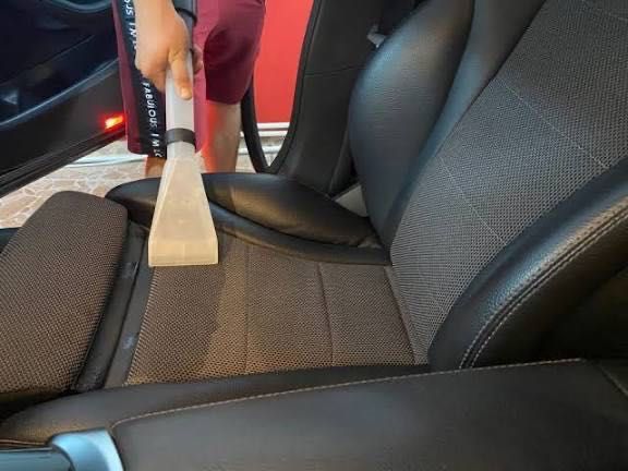 Detailing auto ( curatare interior )