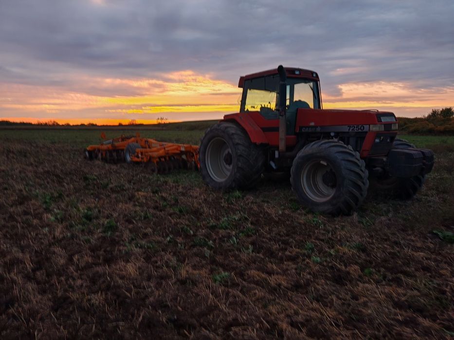 Tractor case magnum 7250 și disc cu scarificator Simba solo