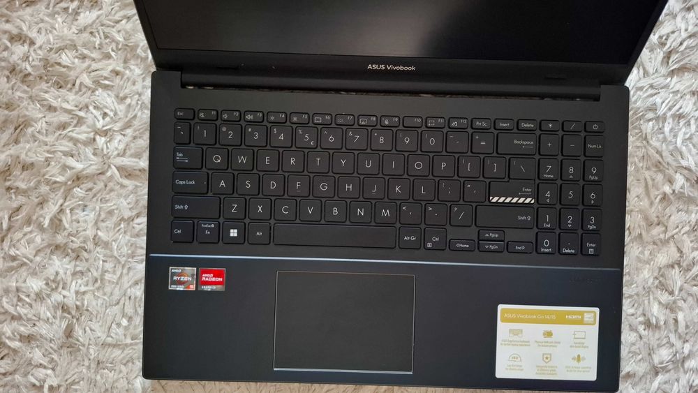 Laptop ASUS Vivobook Go 15 Ryzen 5-7520U /8 GB RAM /512 GB SSD CU NOU