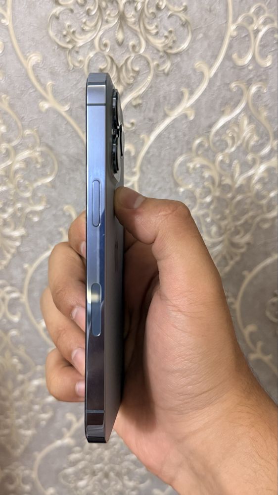 Iphone 13 pro ayfon 13 pro 256gb blue sotiladi aybi yo face ishlidi