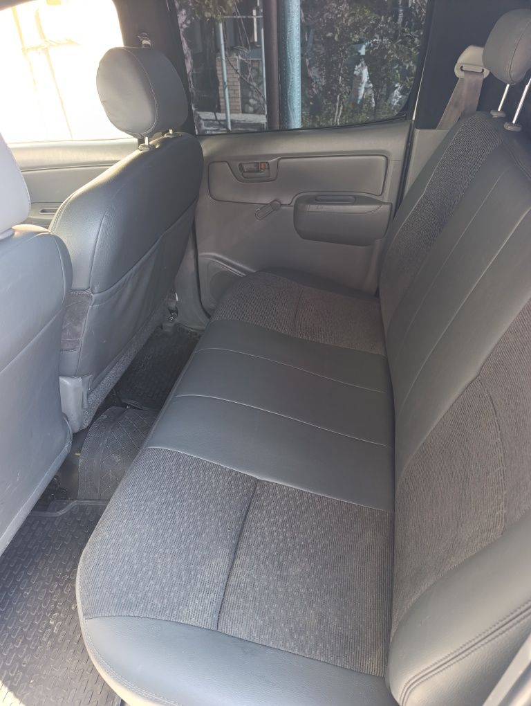 Toyota Hilux сотилади