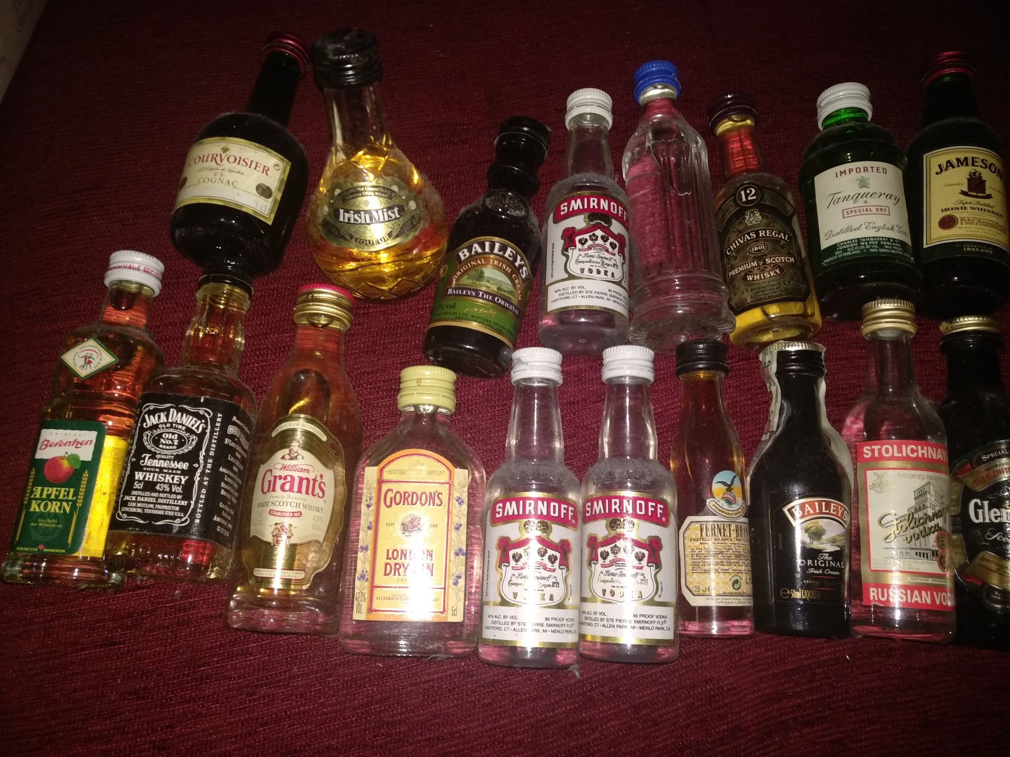 Колекция мини бутилки
