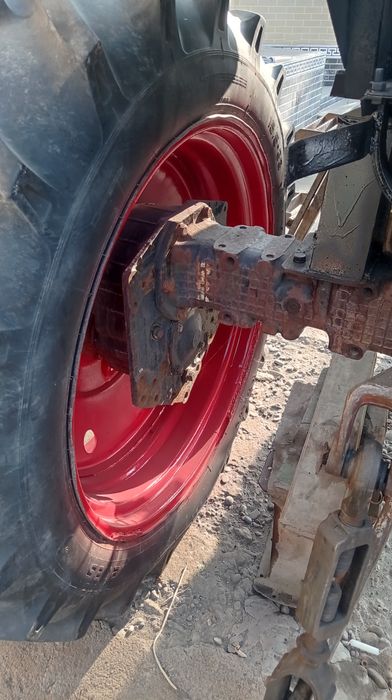 МТЗ 811 трактор сотилади.