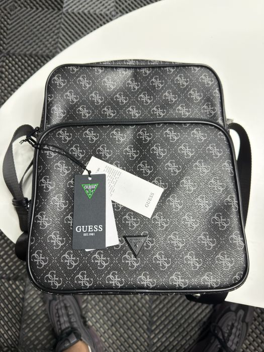 Мъжка чанта Guess