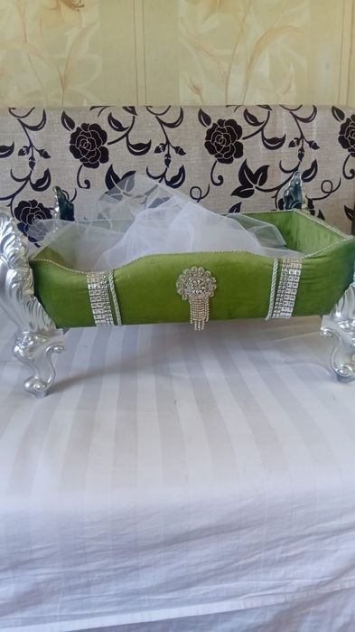 Продам корзины
Коржын
Құдағи сөмкесі
Подносы
Сәукеле заколка