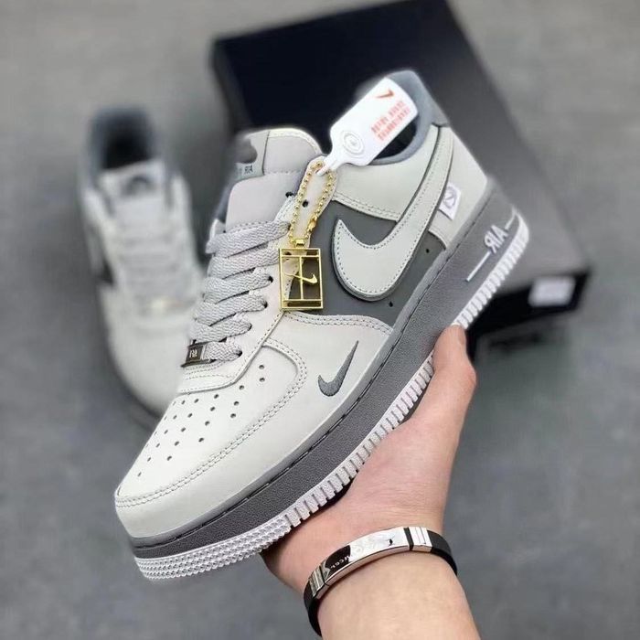 Кроссовки Nike Air Force 1: Икона стиля и комфорта