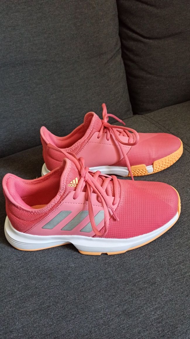 Adidas 37 нови дамски маратонки