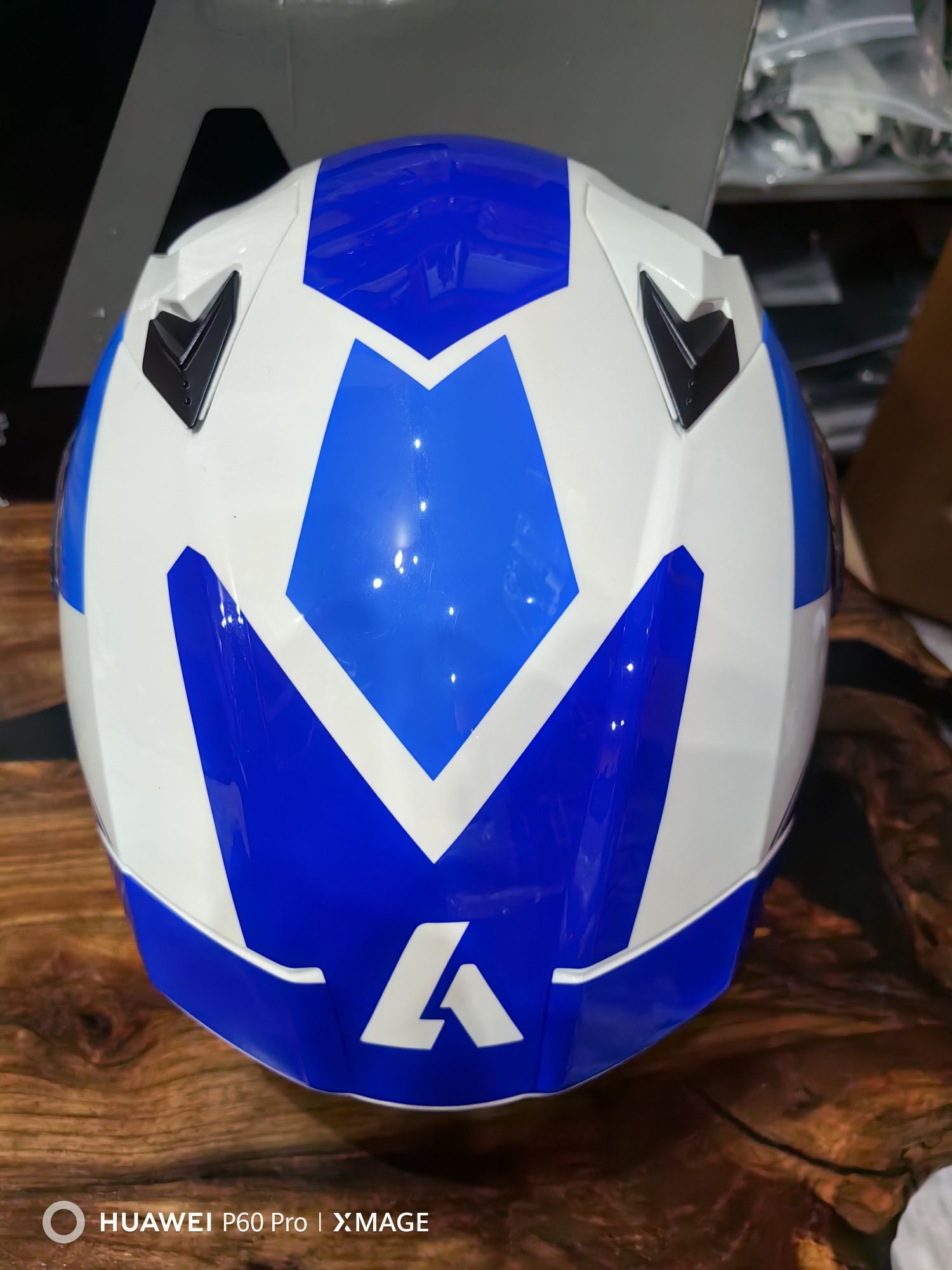 Airoh Valor Wings Blue Gloss
Размер XL