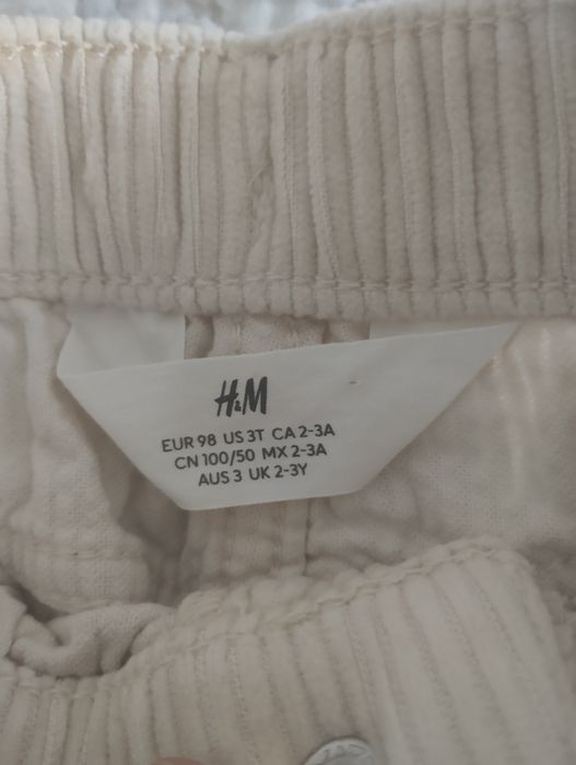 Pantaloni pentru băiat in stare foarte buna