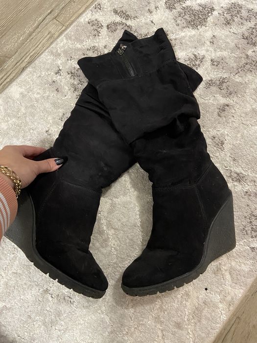 Дамски велурени ботуши