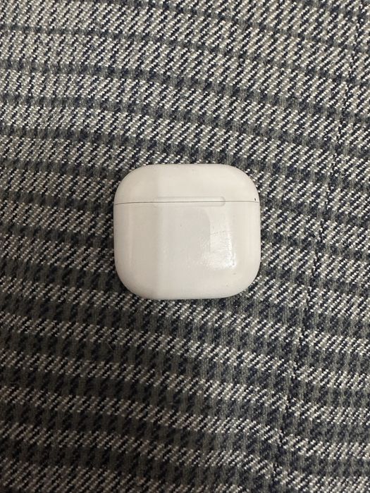 Кейс airpods 4 оригинал