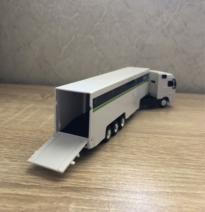 Бартер Камиончета OMV размер 1/87 (3 броя)