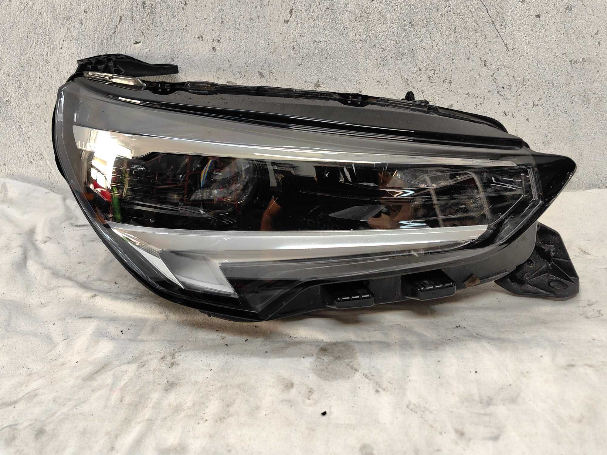 Оригинален фар Опел Корса Ф  Opel Corsa F  Full Led