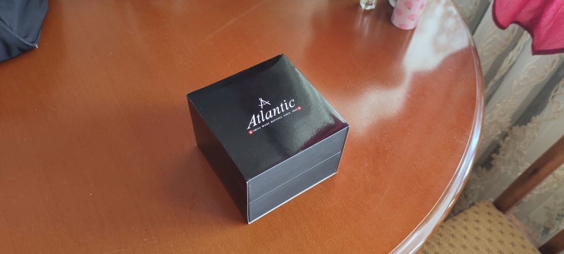 Часы наручные Швейцарского бренда "Atlantic"
