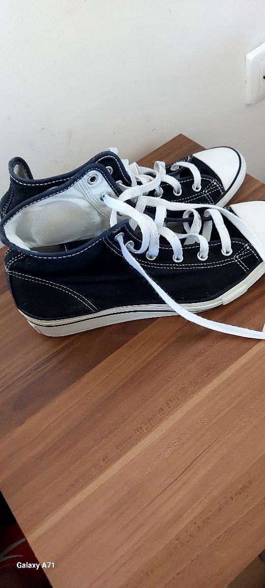 Дамски кецове Converse,безупречни.