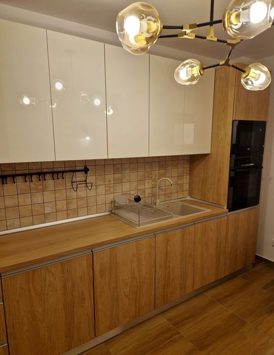 Apartament modern 3 camere + boxa + loc parcare, an constructie 2018