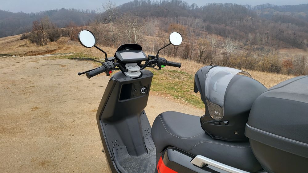 NIU scuter electric, 75Km/h, autonomie reala peste 150 Km