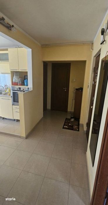Apartament cu 3 camere, decomandat, etaj II din IV, str. Belsugului, M