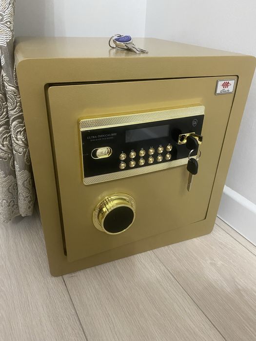 Сейф в упаковке новый изготовлен на заказ