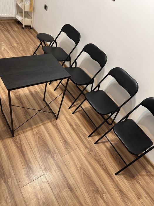 Set scaune + măsuță – stare ca nou