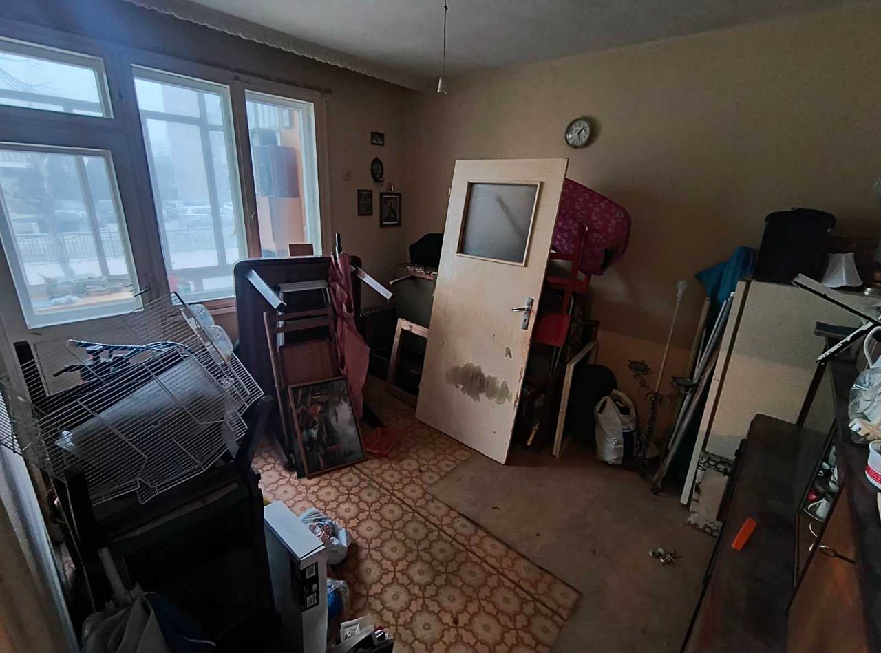 Продава се Четиристаен апартамент в Русе, Център - 77 кв.м за 1688 €/кв.м - Снимка #2
